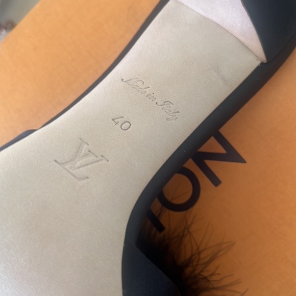 NEW Louis Vuitton Marilyn mule high heels black fur and satin size 40 AUTHENTIC - Picture 6 of 16